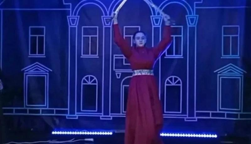 Виртуозы ансамбля сценической фланкировки &laquo;Дуся да Маруся&raquo; из Новороссийска стали призерами регионального турнира &laquo;Клинок Красной горки&raquo;