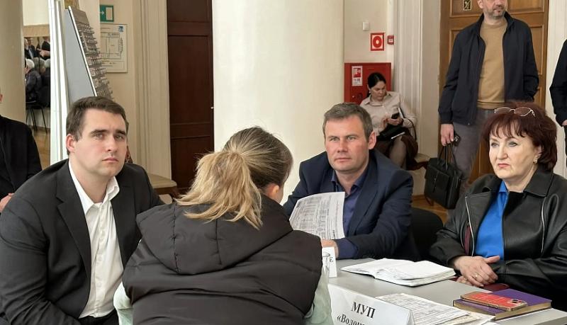 За первый час работы расширенного приема граждан рассмотрено порядка 40 обращений новороссийцев