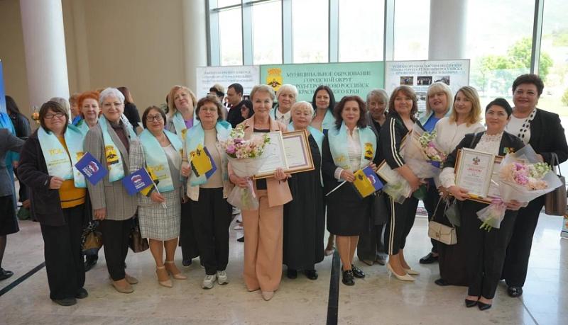 Активисты территориального общественного самоуправления города-героя Новороссийска принимают поздравления с профессиональным праздником