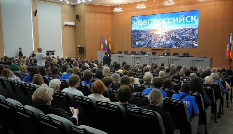 Андрей Кравченко поблагодарил представителей ТОС Новороссийска за инициативность и активную гражданскую позицию