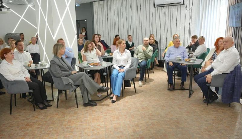 Андрей Кравченко провел очередное заседание Совета по предпринимательству и поздравил представителей бизнес-сообщества с профессиональным праздником
