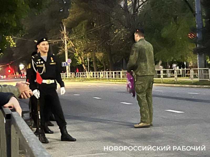 Без техники и с музыкой. В Новороссийске прошла репетиция Парада Победы