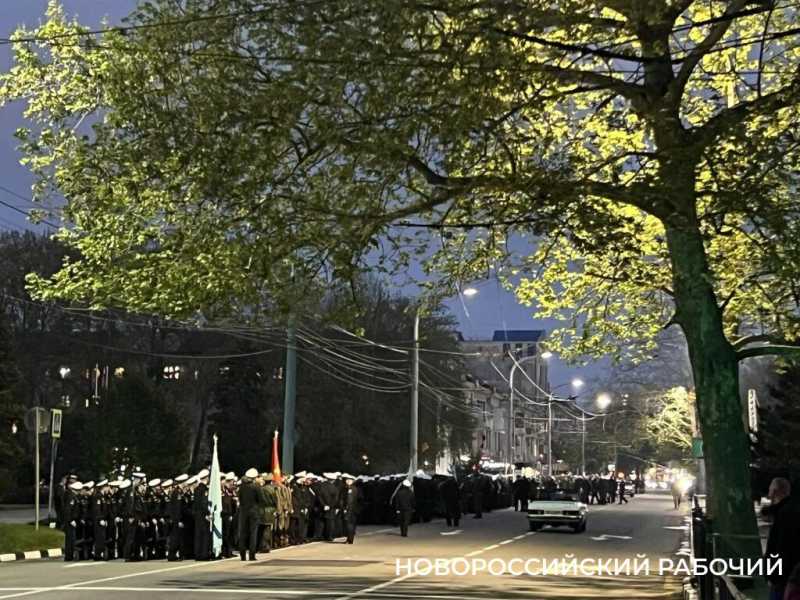 Без техники и с музыкой. В Новороссийске прошла репетиция Парада Победы