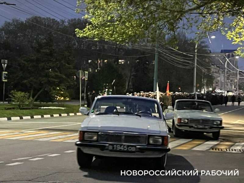 Без техники и с музыкой. В Новороссийске прошла репетиция Парада Победы