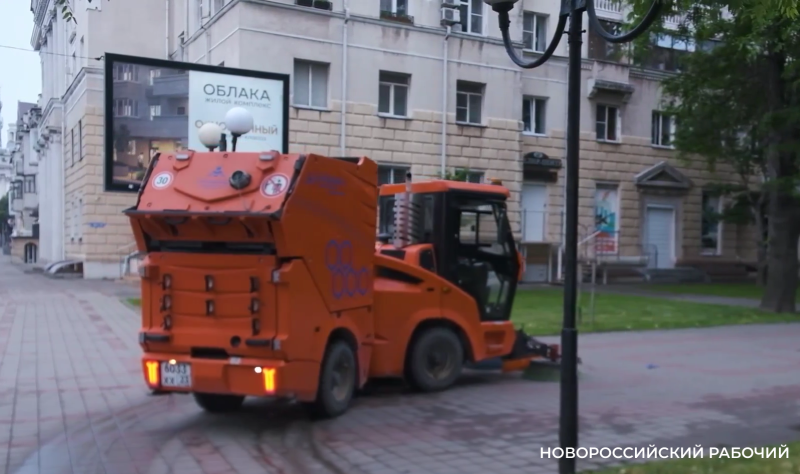 Летом в Новороссийске будут чаще убирать набережную
