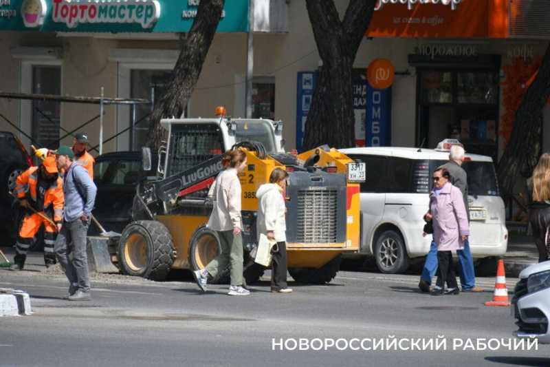 Новороссийцы маются в пробках из-за дорожных ремонтов