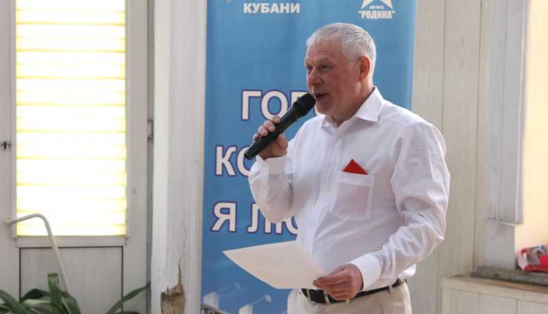 Новороссийский поэт и прозаик представил свой новый сборник стихов &laquo;Книга радости&raquo;