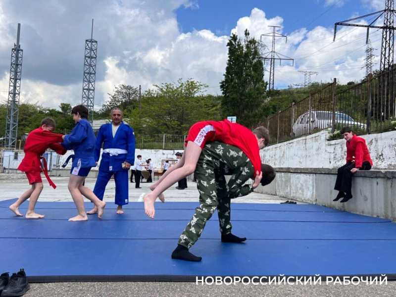 Родители Новороссийска уверены, что у них «украли» кадетскую школу. Что скажут краевые чиновники?