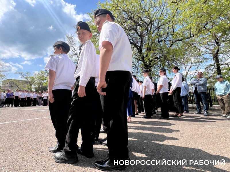 Родители Новороссийска уверены, что у них «украли» кадетскую школу. Что скажут краевые чиновники?
