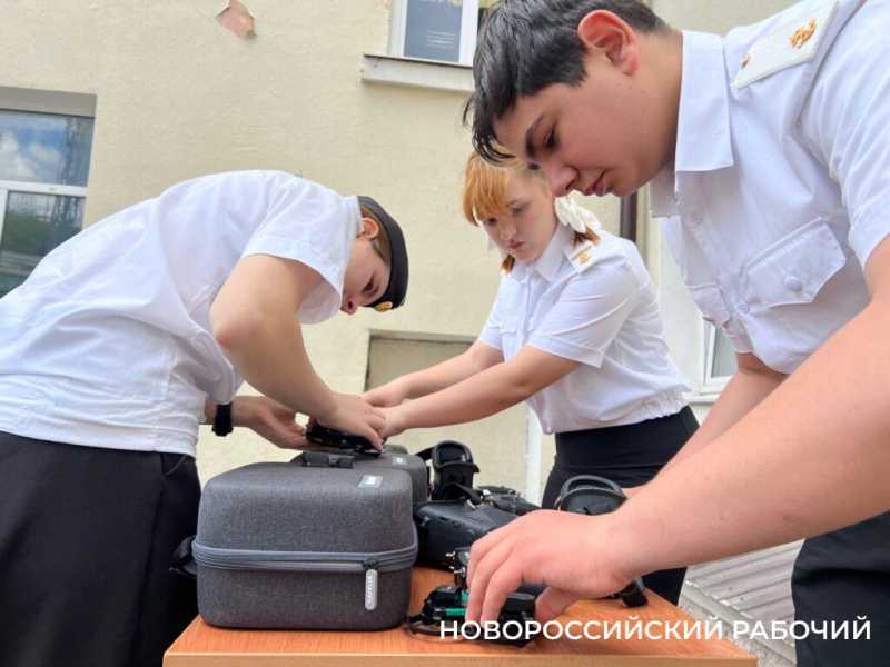 Родители Новороссийска уверены, что у них «украли» кадетскую школу. Что скажут краевые чиновники?