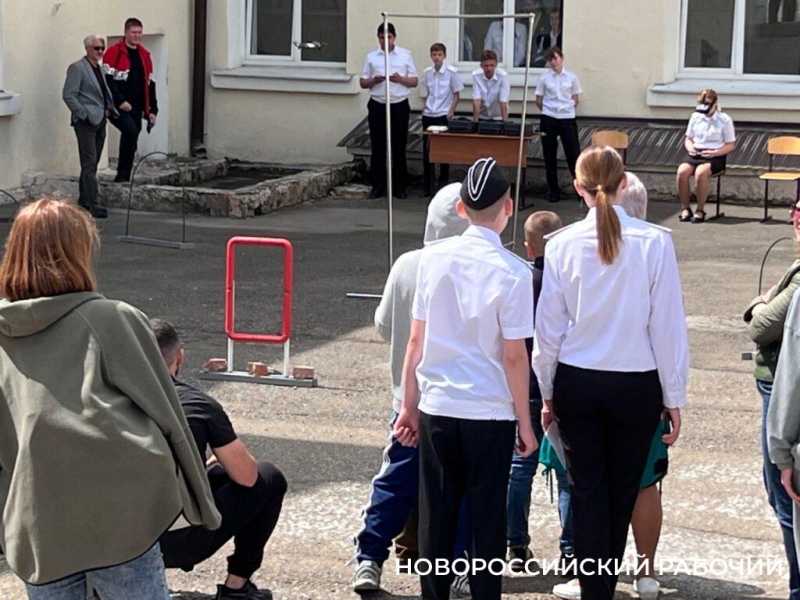 Родители Новороссийска уверены, что у них «украли» кадетскую школу. Что скажут краевые чиновники?