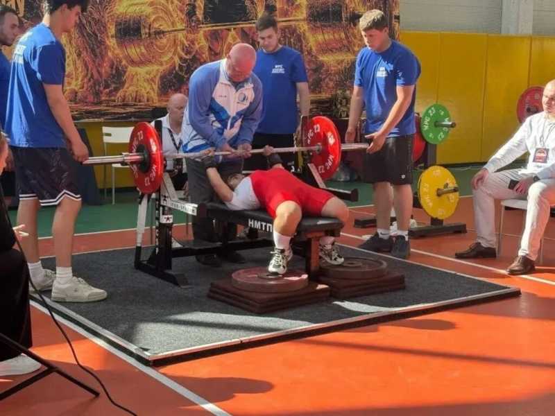 Три рекорда и победа! Особенный новороссиец покорил чемпионат Евразии