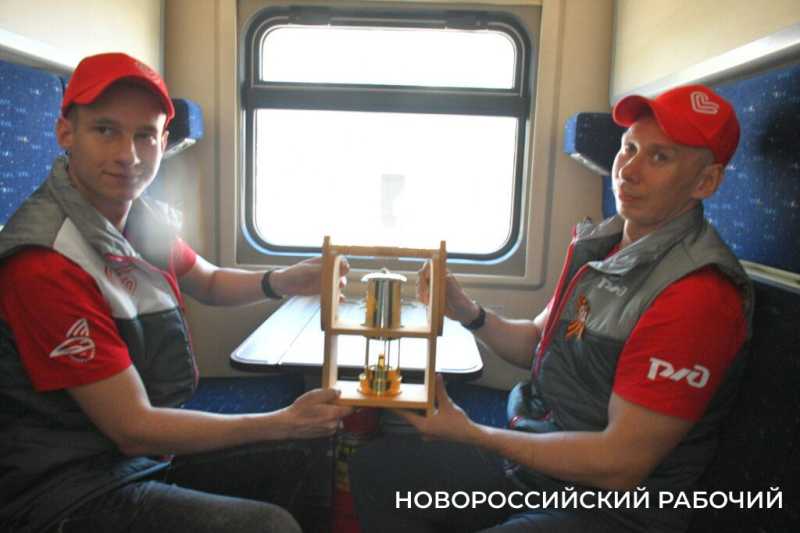 В Новороссийск привезли частицу Вечного огня, взятого у Кремлевской стены. Фоторепортаж «НР»