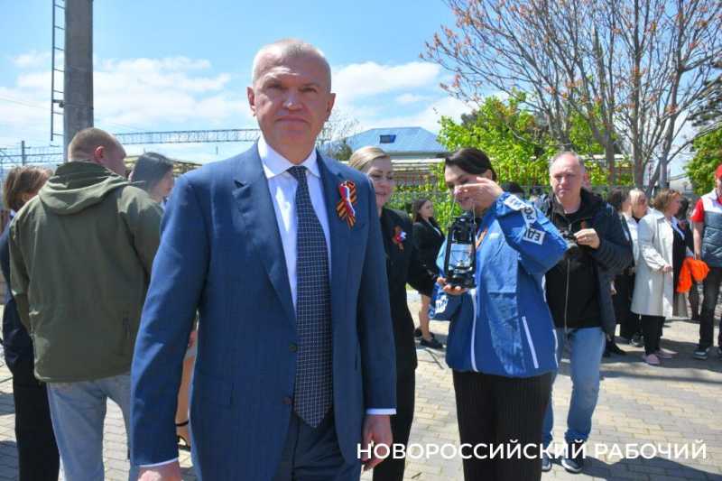 В Новороссийск привезли частицу Вечного огня, взятого у Кремлевской стены. Фоторепортаж «НР»