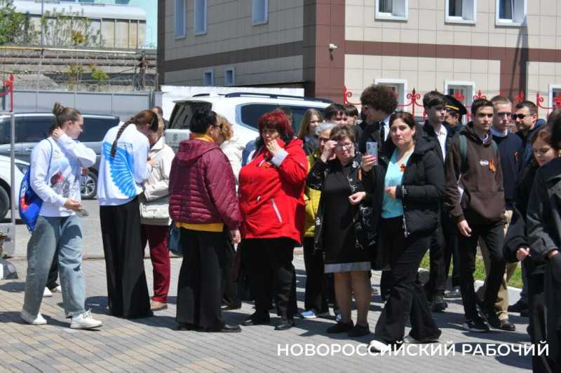 В Новороссийск привезли частицу Вечного огня, взятого у Кремлевской стены. Фоторепортаж «НР»