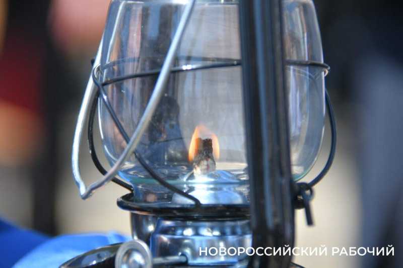 В Новороссийск привезли частицу Вечного огня, взятого у Кремлевской стены. Фоторепортаж «НР»