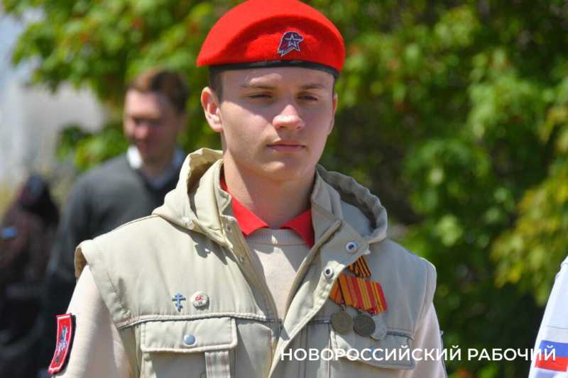 В Новороссийск привезли частицу Вечного огня, взятого у Кремлевской стены. Фоторепортаж «НР»