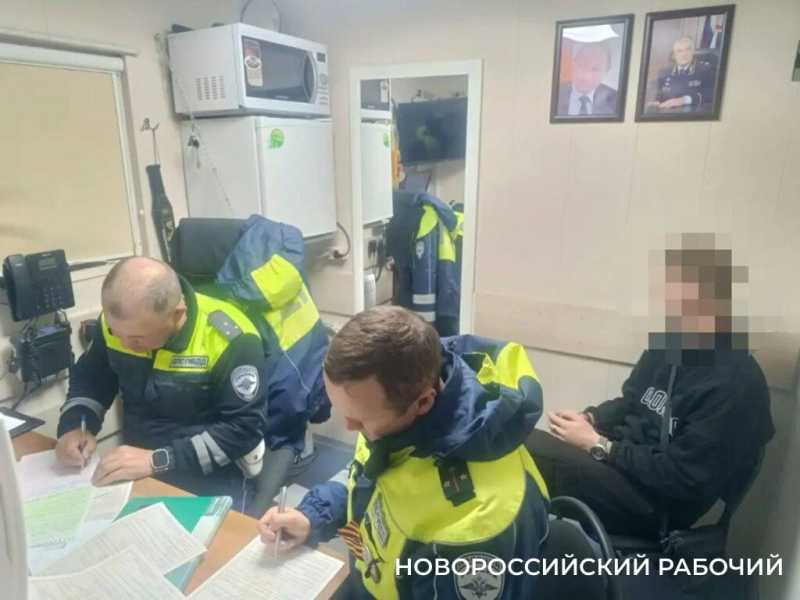 В Новороссийске 17-летний подросток покатался на &laquo;копейке&raquo; и попался полицейским