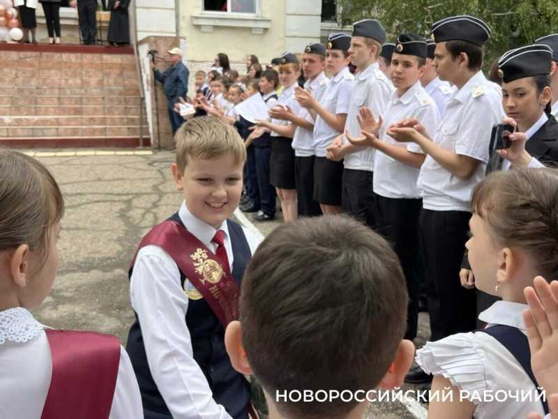 В Новороссийске отзвенел &laquo;Последний звонок&raquo;. Фоторепортаж &laquo;НР&raquo;