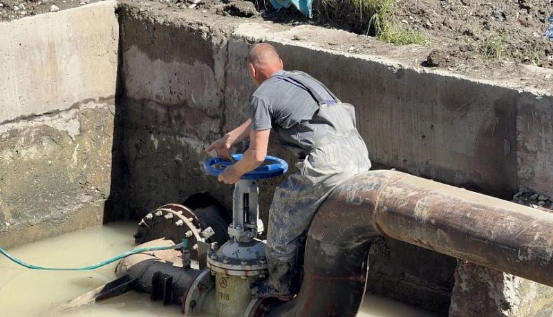 В Новороссийске продолжаются работы по восстановлению водоснабжения жителям Приморского и части Центрального районов