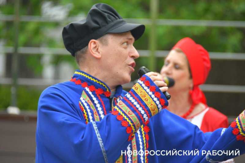 В Новороссийске прошел концерт под открытым небом в сквере Чайковского