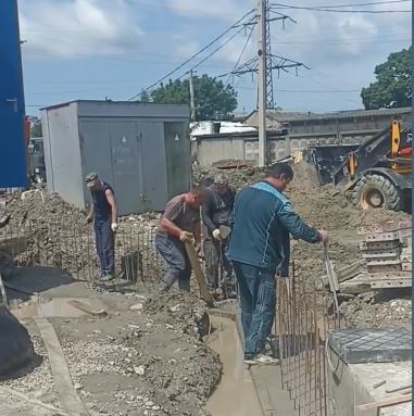 В Новороссийске река вышла из берегов и оставила жителей без света