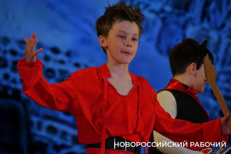 В Новороссийске школьные театры взращивают будущих звезд сцены