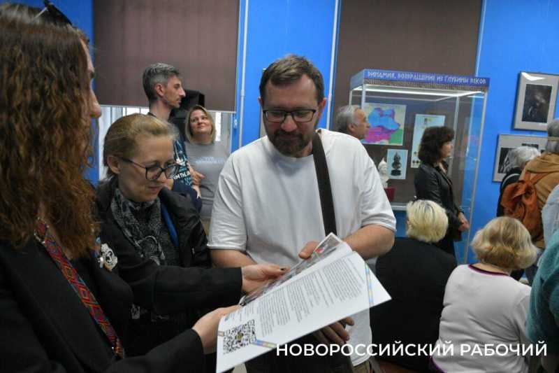 В Новороссийске старый фотоклуб отметил юбилей новой выставкой