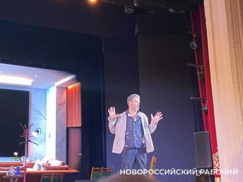 В Новороссийске входят в моду «стихи из альбомов»