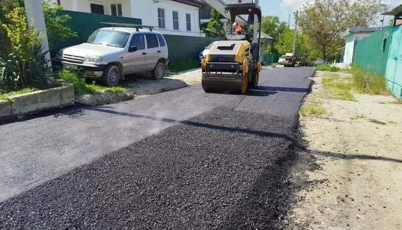 В управлении по развитию и реконструкции автомобильных дорог рассказали, какие работы сейчас ведутся на улицах Новороссийска