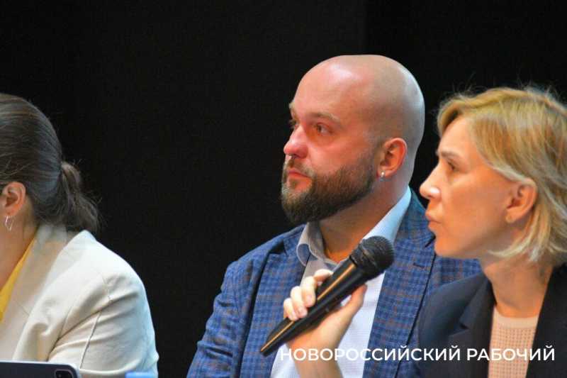 &laquo;Закрыть! И никаких дебатов!&raquo; &mdash; потребовали участники общественных слушаний по реконструкции мусорного полигона Новороссийска