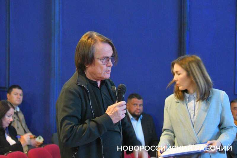 &laquo;Закрыть! И никаких дебатов!&raquo; &mdash; потребовали участники общественных слушаний по реконструкции мусорного полигона Новороссийска