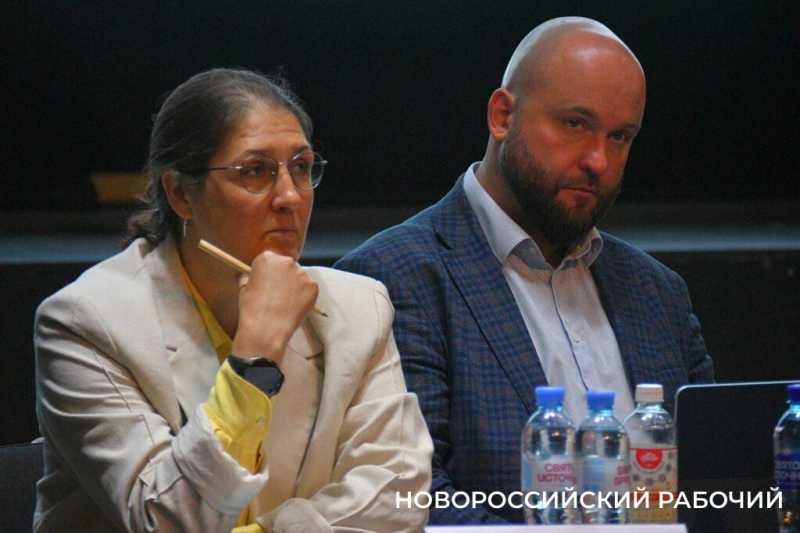 &laquo;Закрыть! И никаких дебатов!&raquo; &mdash; потребовали участники общественных слушаний по реконструкции мусорного полигона Новороссийска