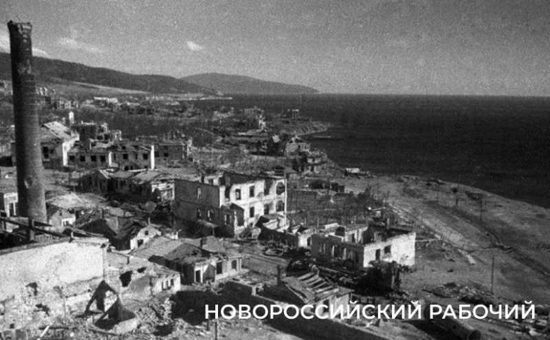 22 июня 1941 года в Новороссийске. Дождь, мобилизация мужчин, такси, собак и лошадей