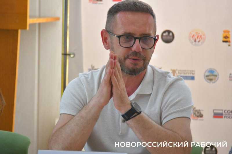 387 заявок со всей страны! В Новороссийске проходит литературный фестиваль имени Павла Когана