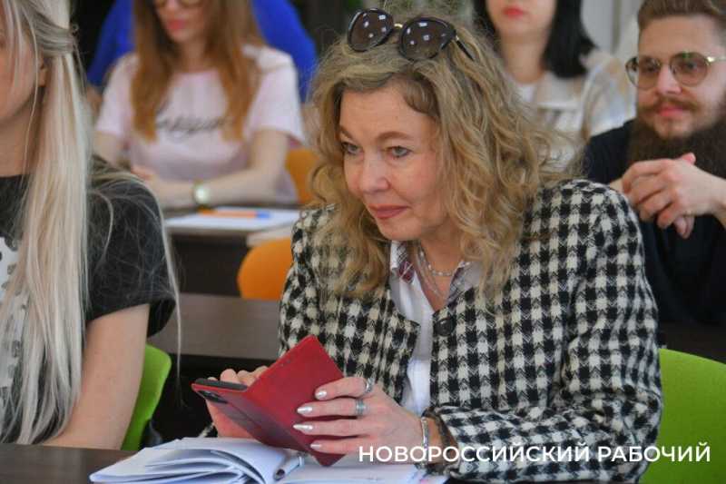 387 заявок со всей страны! В Новороссийске проходит литературный фестиваль имени Павла Когана