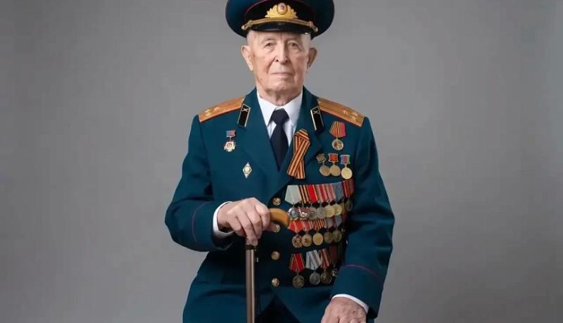 Андрей Кравченко поздравил с вековым юбилеем участника Великой Отечественной войны, почетного гражданина города-героя Новороссийска Григория Ивановича Серова