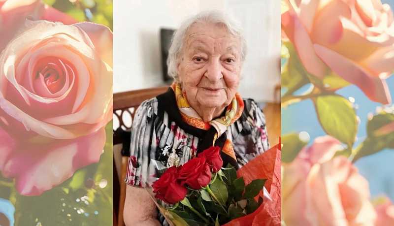 Андрей Кравченко поздравил со 101-летием жительницу Новороссийска, ветерана труда Марию Андреевну Плутенко