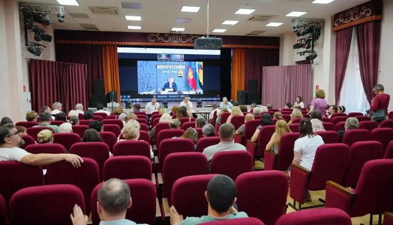 Андрей Кравченко принял участие в работе координационного совета Приморского района