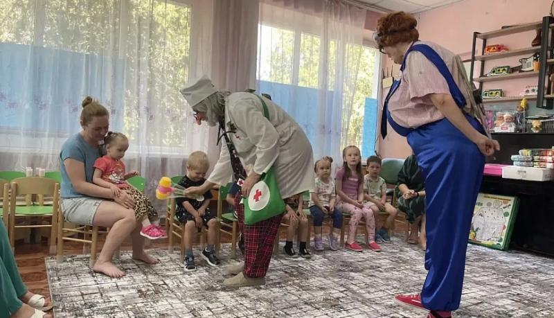 Дошколята Херсонской области получили от новороссийцев поздравления с Международным днем защиты детей, подарки и праздничную программу