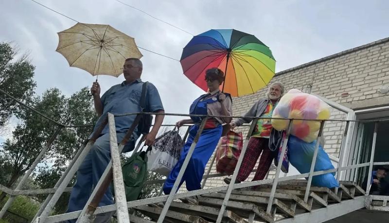 Дошколята Херсонской области получили от новороссийцев поздравления с Международным днем защиты детей, подарки и праздничную программу