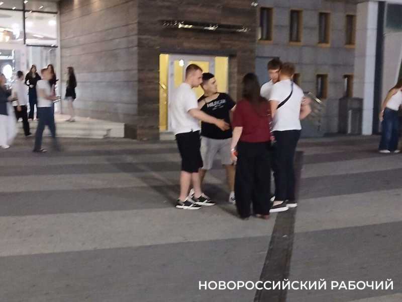 Молодые жители Новороссийска выбирают место встречи у &laquo;Бочки&raquo;