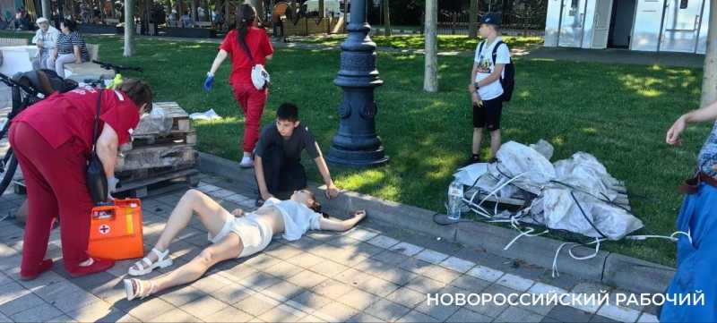 На набережной Новороссийска девушка получила травмы на велосипедной дорожке