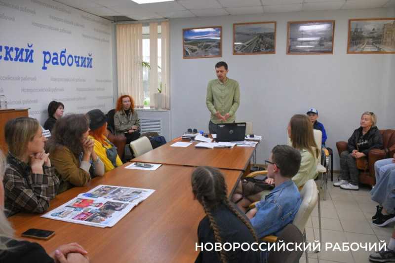 «Новороссийский рабочий» поздравил победителей конкурса «О Победе — с душой» и вручил призы!