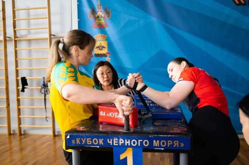 Новороссийский рукоборец завоевал серебро «Кубка Черного моря»