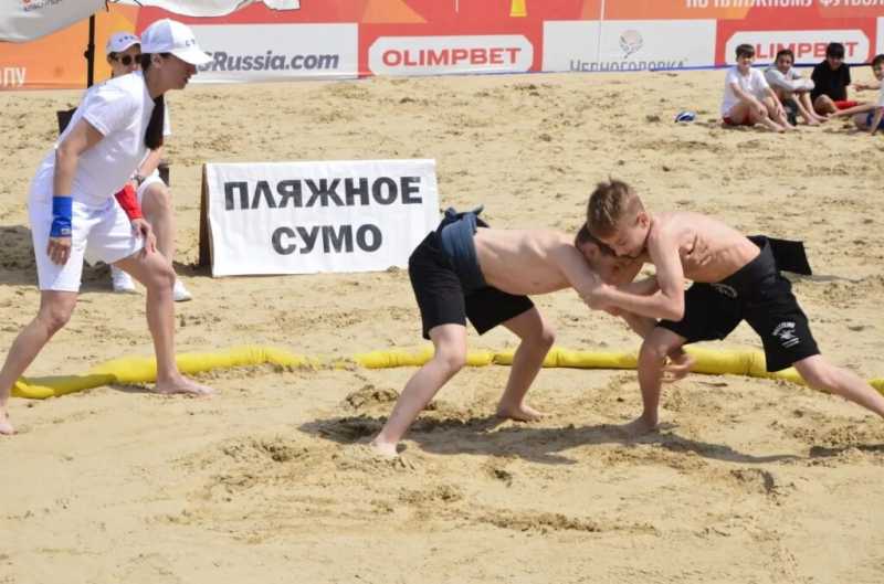 Тридцать новороссийских сумоистов на пляже завоевали 37 медалей первенства края