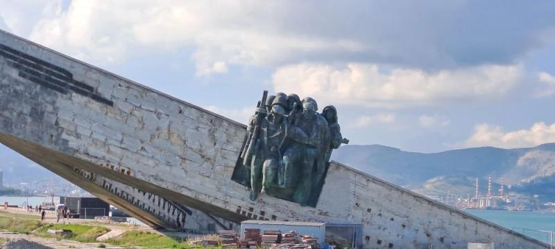 Туристы возмутились заброшенной Малой Землей в Новороссийске