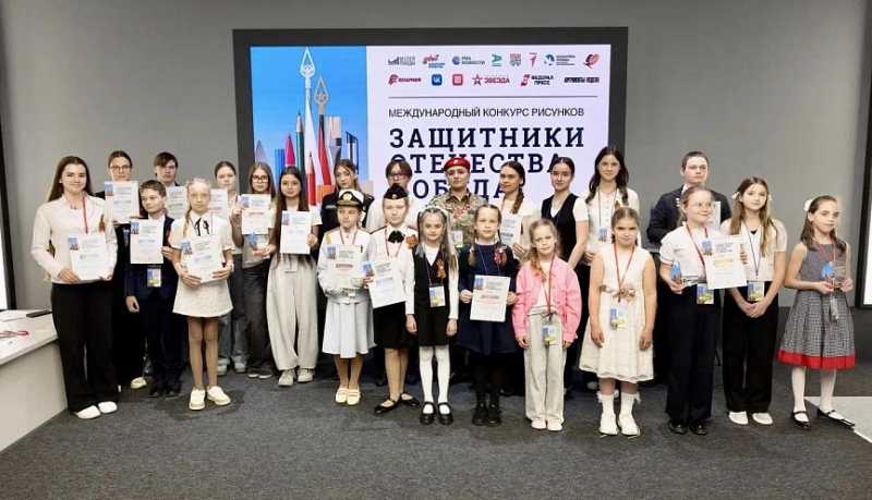 Ученица детской школы искусств станицы Раевской одержала победу в международном конкурсе «Защитники Отечества. Победа в единстве»