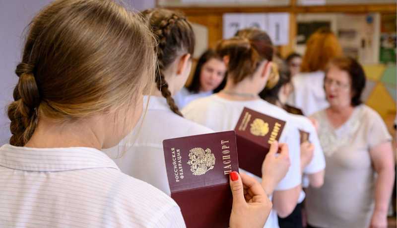 В Краснодарском крае увеличилось число высокобалльников по обязательным на ЕГЭ предметам