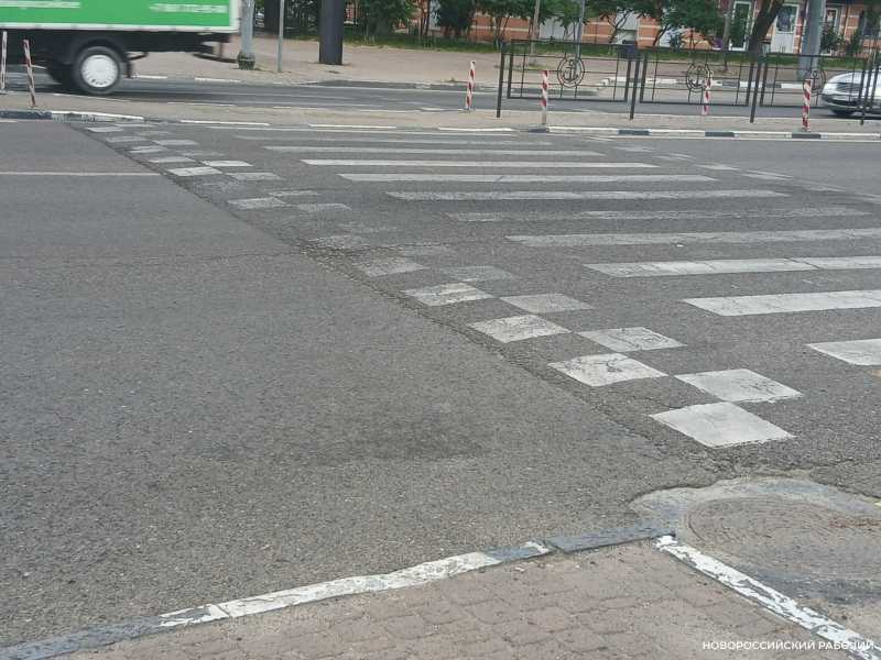 В Новороссийске до сентября обновят разметку на дорогах